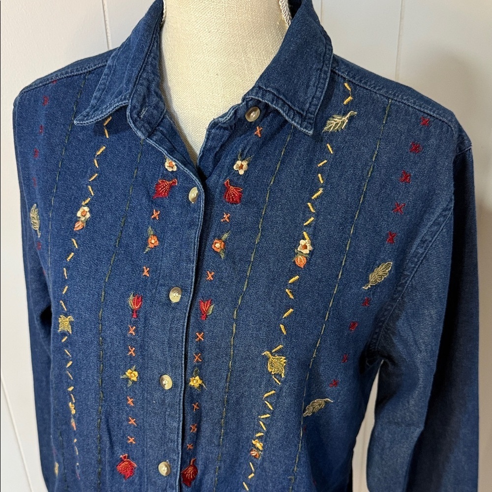 Victoria Jones Woman Blue Embroidered Blouse - Picture 2 of 5